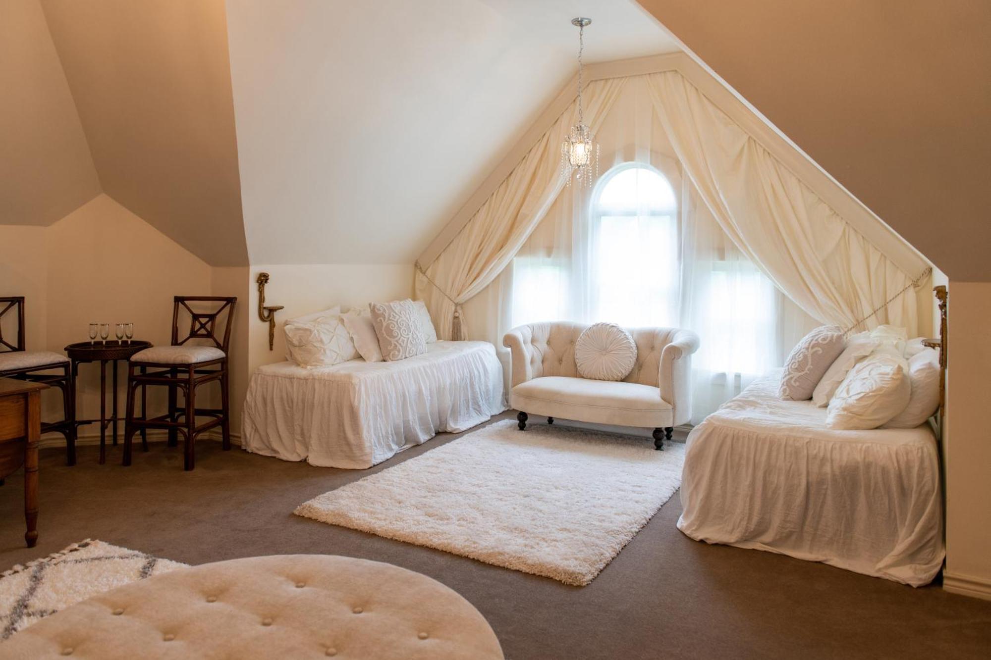 Four Winds Victorian Venue & Suites Bonham Habitación foto