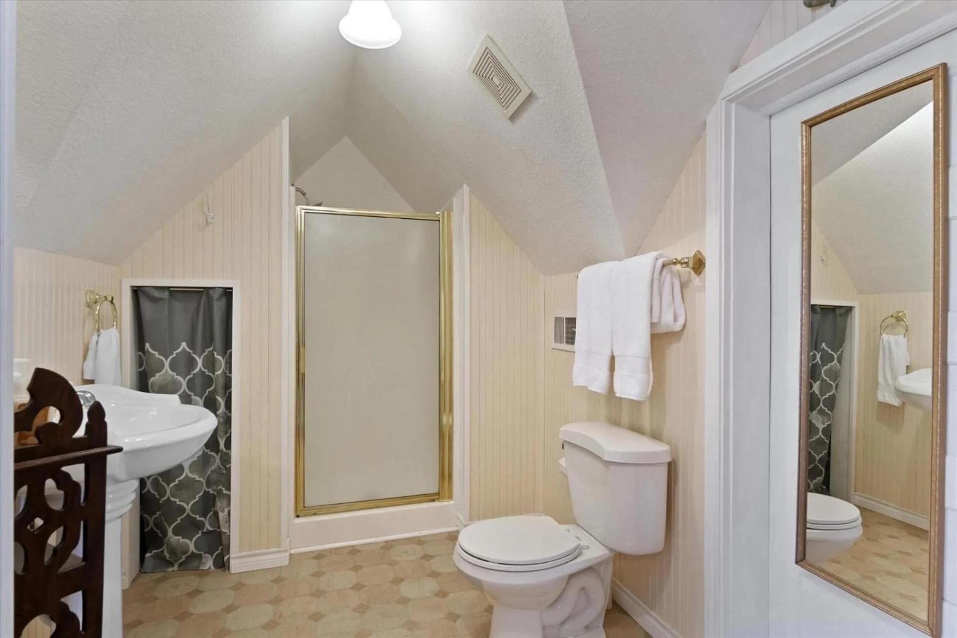 Four Winds Victorian Venue & Suites Bonham Habitación foto